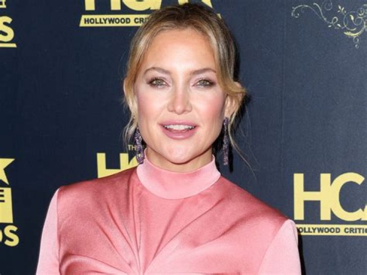 Kate Hudson in Bathing Suit Says "Happy International Women’s Day" — Celebwell