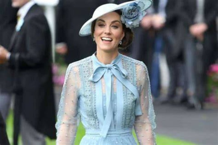 Kate Middleton Expecting Baby No 4? Why Royal Insiders Think She Just Debuted A New Baby Bump