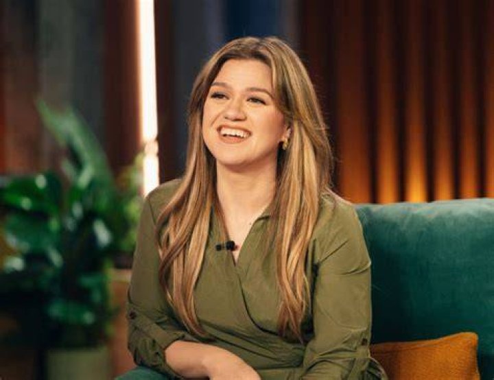 Kelly Clarkson Reveals How She Wants To Celebrate Mother’s Day