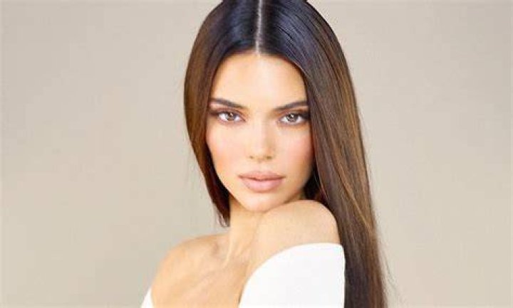 Kendall Jenner Flaunts Her Flawless Figure In Heavy Manners Two-Piece Bathing Suit