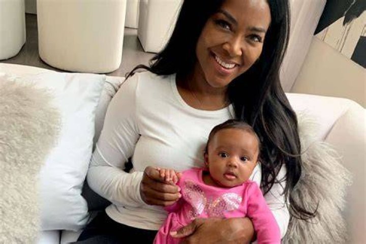 Kenya Moore Celebrates Mother’s Day With New Gorgeous Pics Of Baby Brooklyn, Slamming Fake Pregnancy Rumors – See Them Here