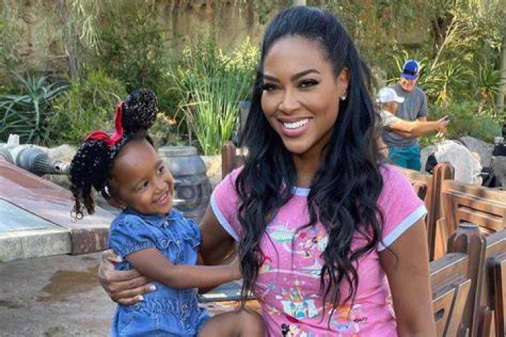 Kenya Moore Drops Major Bombshell About Brooklyn Daly’s Family In New Video