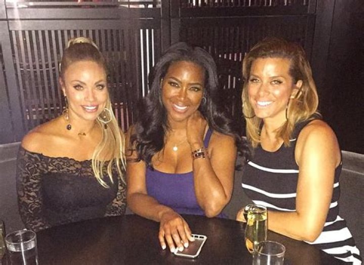 Kenya Moore Links Up With Gizelle Bryant – Some Would Like The Blonde Beauty To Replace NeNe Leakes On RHOA