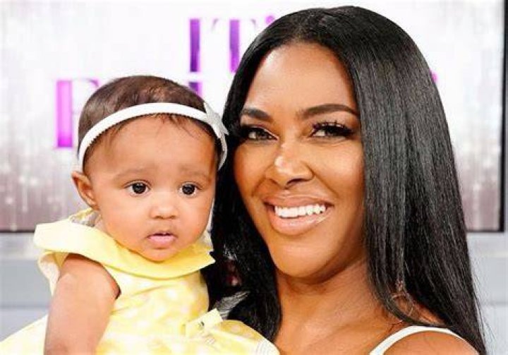 Kenya Moore’s Fans Congratulate The RHOA Star For How She’s Raising Baby Brooklyn Daly