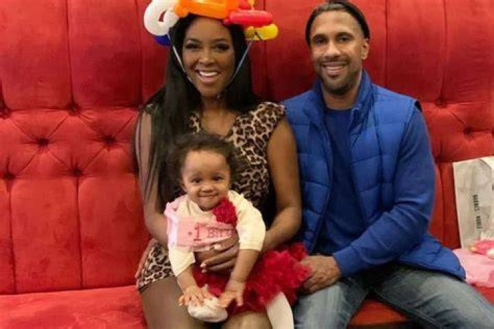 Kenya Moore Still Rocking Her Wedding Ring And Says Marc Daly Couldn’t Take His Eyes Off Of Her During Brooklyn’s 1st Birthday Party