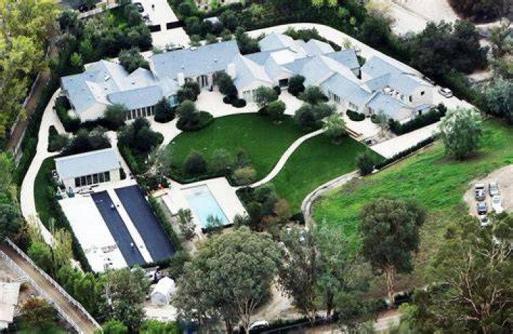 Kim Kardashian Just Secured $60 Million Hidden Hills Mansion Amidst Kanye West Divorce
