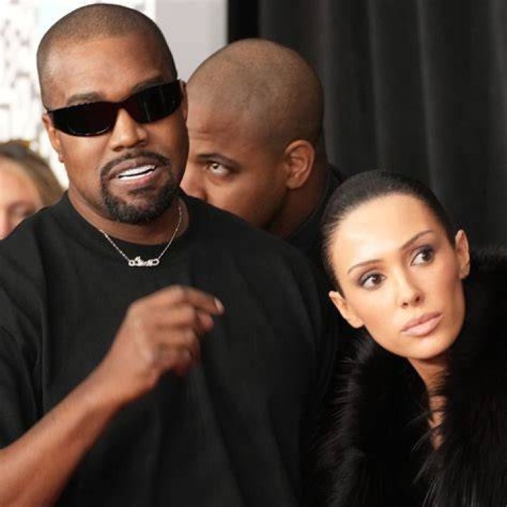 Kim Kardashian Takes Off To Mexico After Kanye West Returns To Los Angeles
