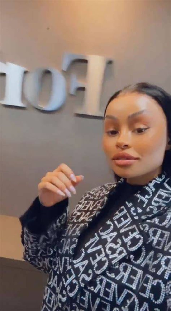 KUWK: Blac Chyna Posts About Wanting To Fight Khloe Kardashian And Fans Are Confused!