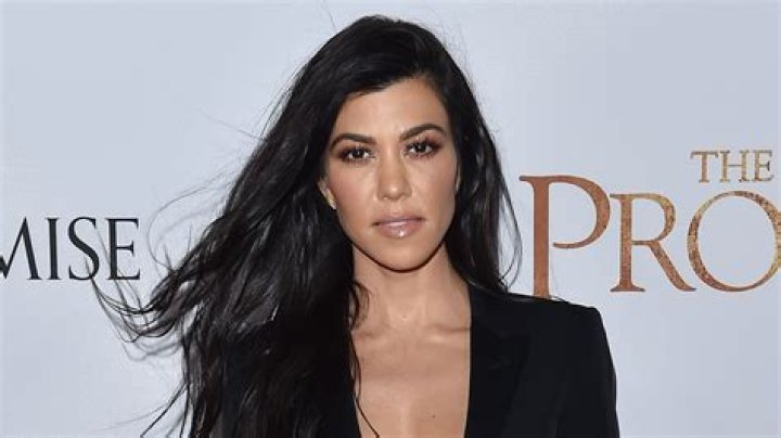 KUWK: Kourtney Kardashian Launching Poosh To Keep Up With Her Sisters