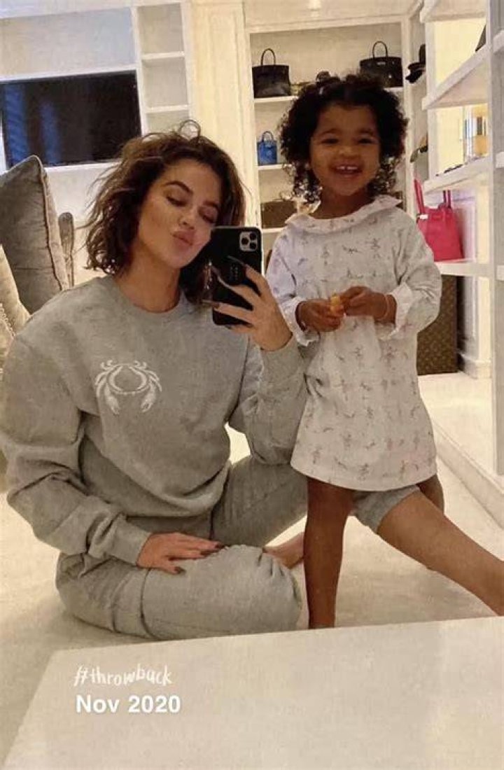 KUWTK: Khloe Kardashian Looks Super In Shape While Out With Daughter True!
