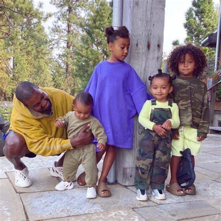 KUWTK: Kim Kardashian Pays Tribute To Kanye West On First Father’s Day Since Their Split!