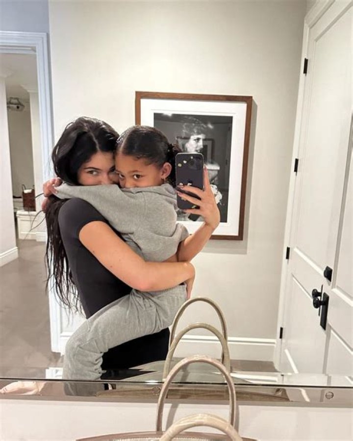 Kylie Jenner Leaves Little To The Imagination In Steamy Mirror Selfie As New Feud With Jordyn Woods Surfaces Over Ray J
