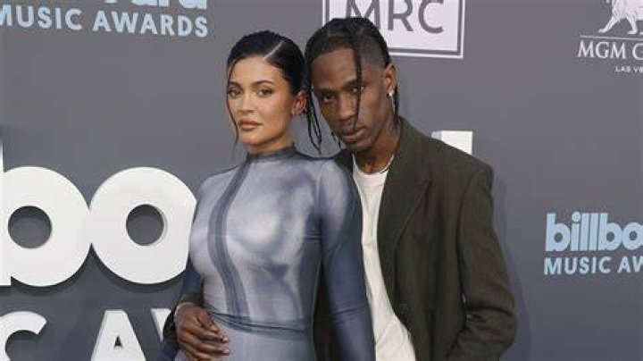 Kylie Jenner Morphs Into Beyoncé In New Photos With Honey Hair Color And Tan From Bahamas Vacation — Fans Are Confused About Travis Scott’s Baby Mama’s Latest Move