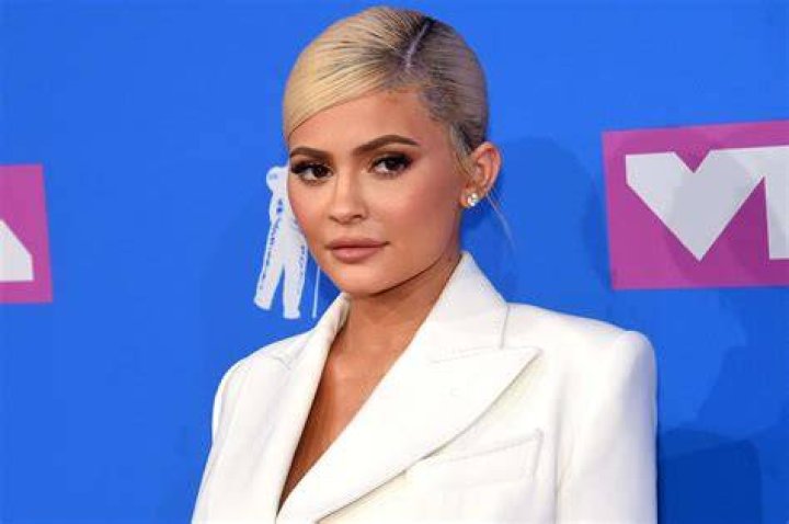 Kylie Jenner Posts Emotional Message – She Talks About Losing Friends And Herself