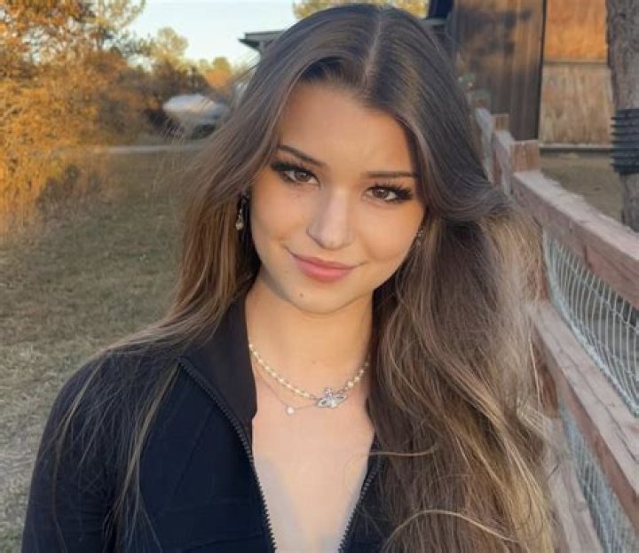 Lily Grace Bio – Facts, Family & Personal Life of the YouTuber