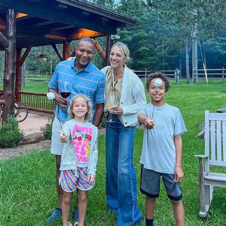 Lindsay Czarniak - Bio, Facts, Family Life of TV Anchor
