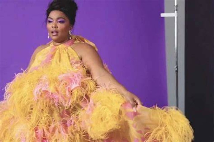 Lizzo Talks Getting Hit On Following The VMAs And Her Dating Life In General!