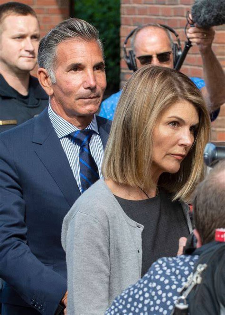 Lori Loughlin And Her Husband Are Feeling ‘Confident’ After Speaking With Their Lawyers