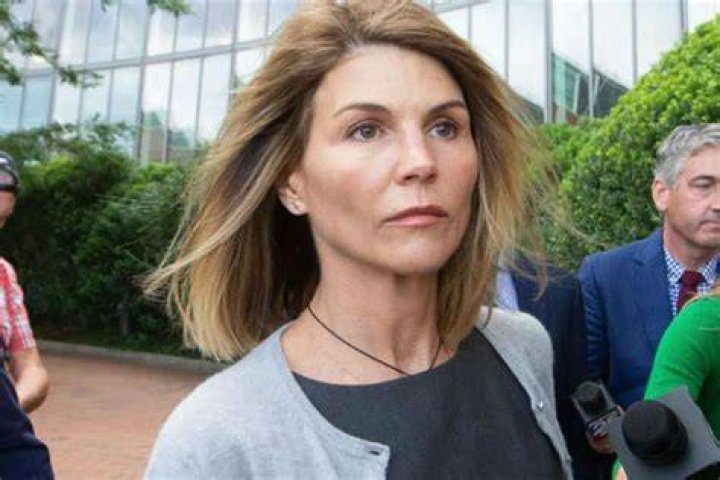 Lori Loughlin Hires Prison Expert To Help Her Prepare For Life Behind Bars Just In Case She’s Found Guilty