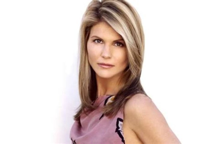 Lori Loughlin Looking To Avoid Jail Time Completely In College Admissions Scandal Case