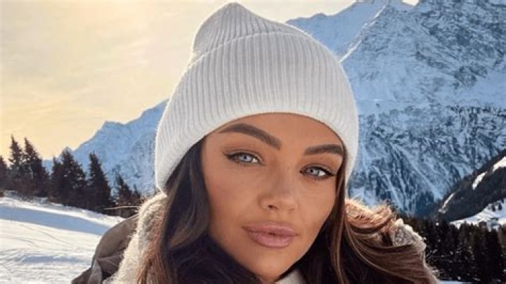 Love Island’s Kendall Rae Knight Shares Swimsuit Photo From "Dolce & Cabana"