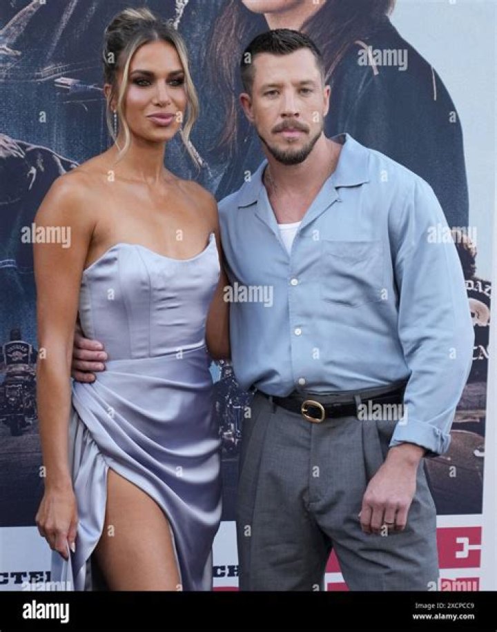 Lucy Sanchez Knapp, Tom Harvey