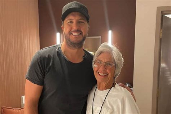 Luke Bryan mother's age, height, husband, children, net worth