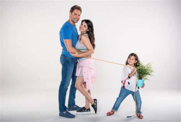 Maite Perroni Biography - Facts, Childhood, Family Life & Achievements