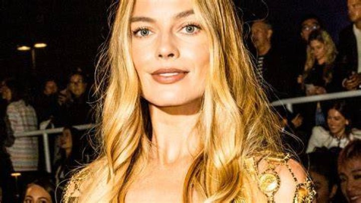 Margot Robbie in Bathing Suit Poses for Chanel — Celebwell