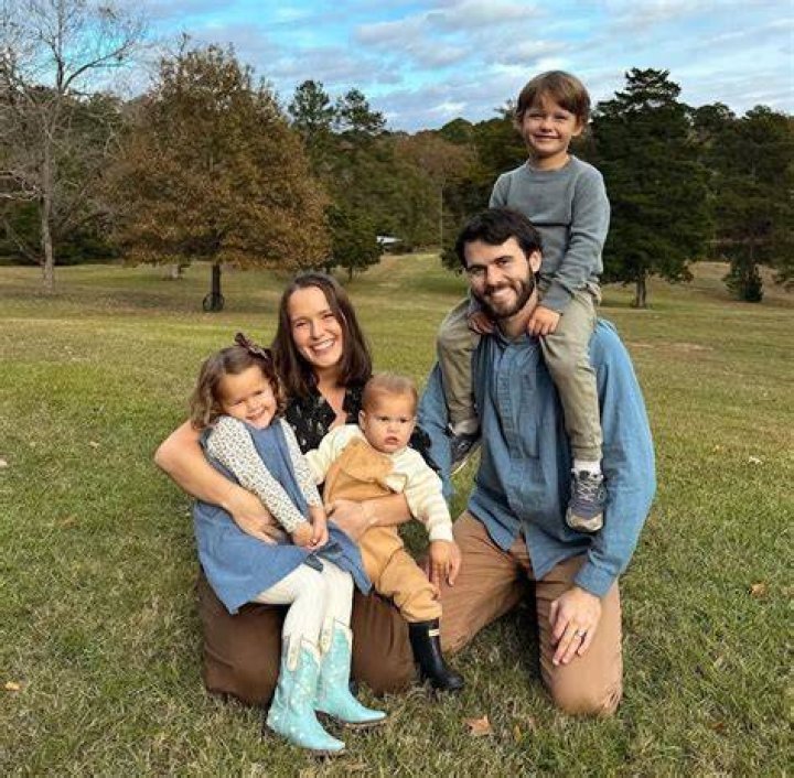 Mary Kate Robertson - Bio, Facts, Family Life of Instagram Star