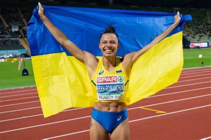 Maryna Bekh-Romanchuk in Bathing Suit Shares "Memories" — Celebwell