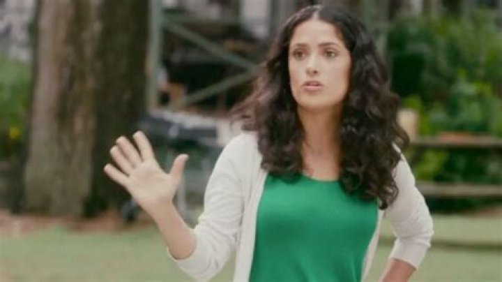 ‘Me drinking Salma Hayek pool water’: Absolutely unhinged behavior ensues over actress’ swimming video