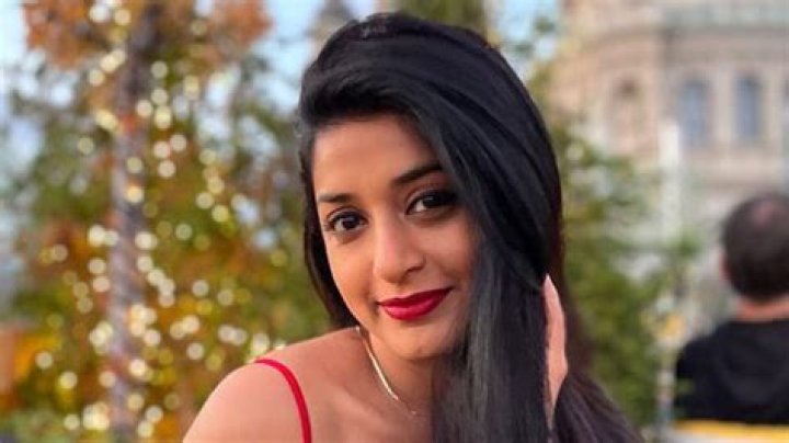 Meera Jasmine in Bathing Suit Shares "Sunbeam of the Soul" — Celebwell