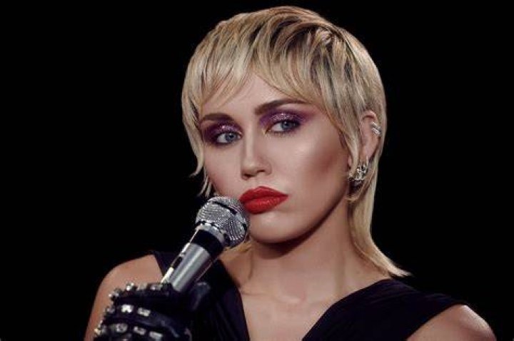 Miley Cyrus Admits That Portraying Hannah Montana Made Her Have An ‘Identity Crisis’ – Here’s Why!