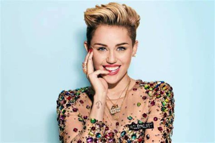 Miley Cyrus And Shawn Mendes Will Collaborate In New Single Amid News Of Grammy Performance