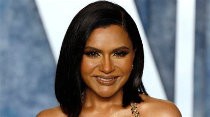 Mindy Kaling in Bathing Suit is "So Pretty" — Celebwell