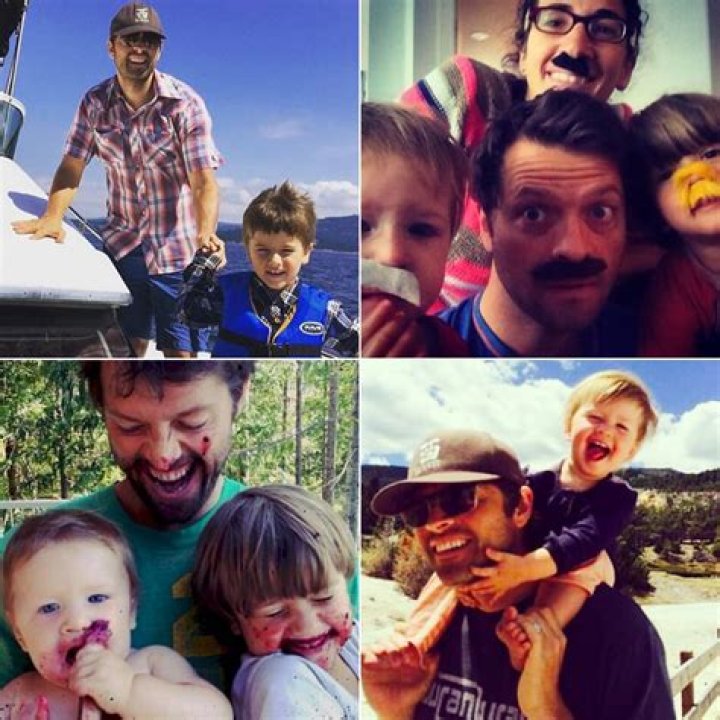 Misha Collins Biography - Facts, Childhood, Family Life & Achievements