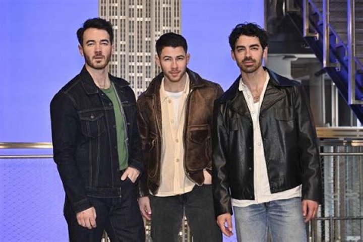 Nick Jonas Biography - Facts, Childhood, Family Life & Achievements