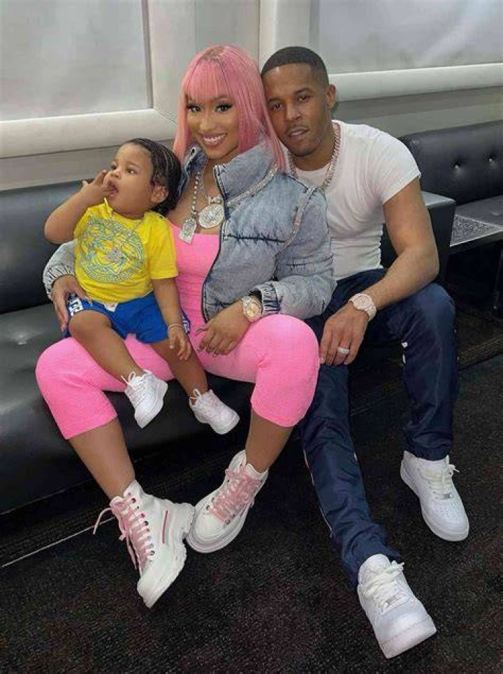 Nicki Minaj’s Boyfriend Gets Large Tattoo Of Her Name On His Neck!