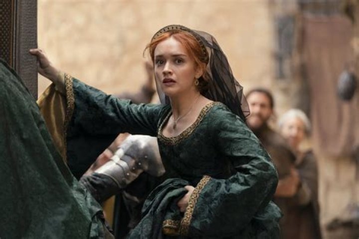 Olivia Cooke breaks down that notorious Alicent feet scene in ‘House of the Dragon’