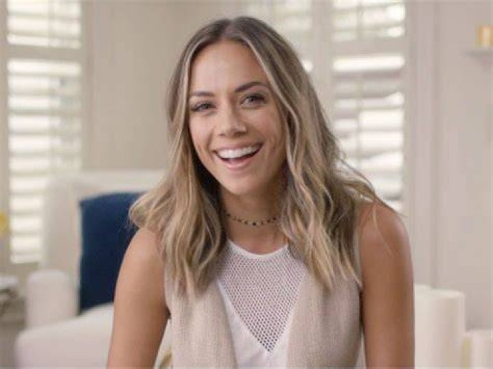 One Tree Hill Alum Jana Kramer Claps Back At Mommy Shamers “I’m Over It”