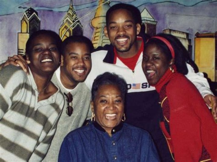 Pam Smith family, husband, children, parents, siblings