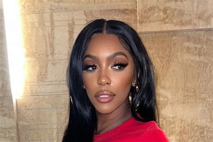 Porsha Williams Looks Gorgeous With Short Hair And Fans Agree