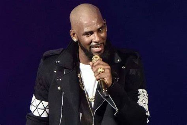 R. Kelly’s Ex “GF” Lisa Van Allen Recounts His Supposed Abusive Behavior