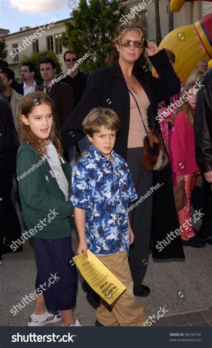 Rachel Hunter family, husband, children, parents, siblings