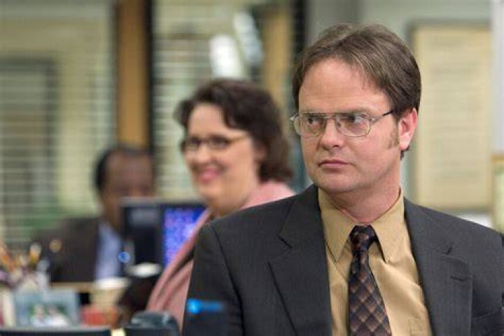 Rainn Wilson From ‘The Office’ Says He Doesn’t Know Who Taylor Swift Is In Hilarious Tweet And She Reacts!