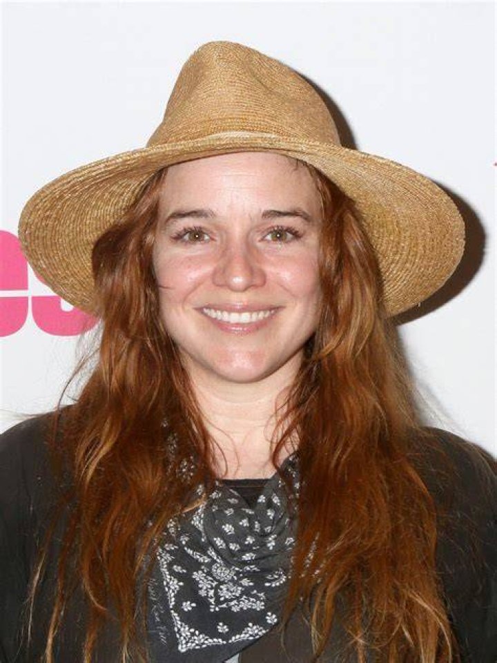 Renée Felice Smith Biography - Facts, Childhood, Family Life & Achievements