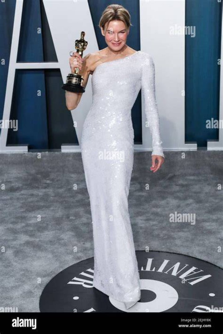 Renee Zellweger Stuns In Armani Prive With David Webb Jewels