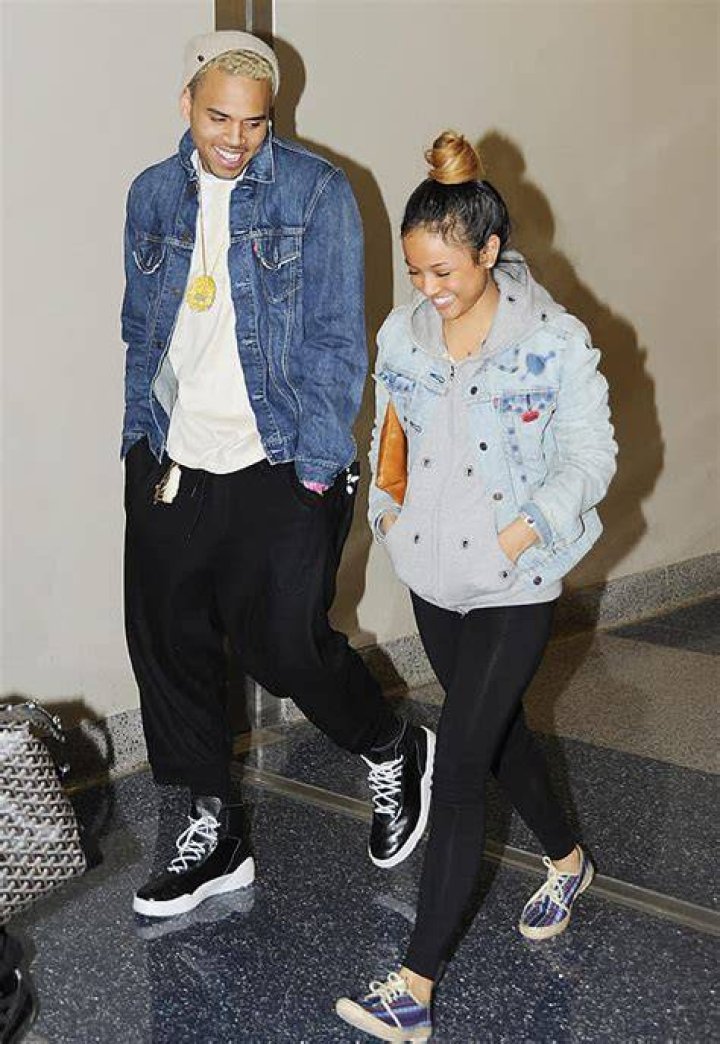 Rihanna Is Still Rooting For Chris Brown Amid Offset Feud