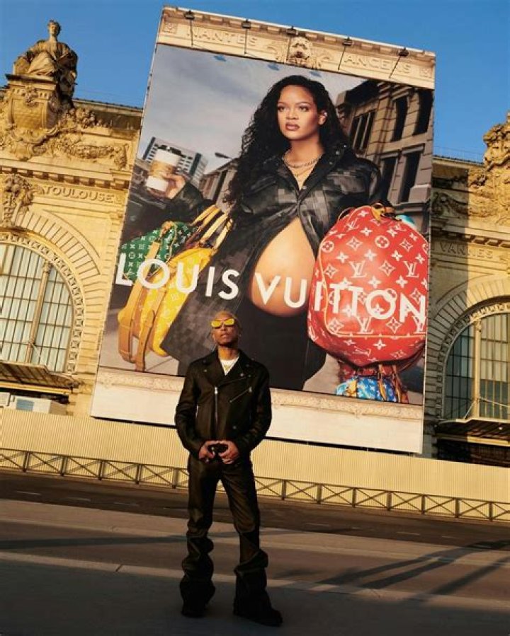 Rihanna Will Reportedly Create A Luxury Collection With Louis Vuitton